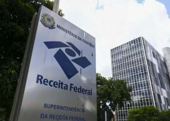 Receita Federal notifica mais de 3 mil empresas para regularização de PIS/Cofins