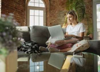 Comportamento: Brasileiro está viajando, casando e gastando mais 