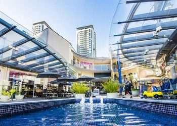 Shoppings estão mais vazios, mas centros comerciais de rua crescem no País