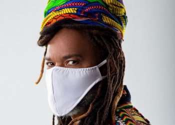 Grandes marcas promovem ações para consumidor curtir Carnaval dentro de casa