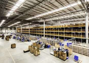 E-commerce de moda: novo centro de distribuição da Dafiti tem 300 robôs que separam 5 mil produtos por hora