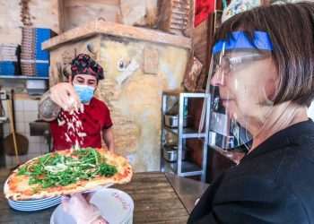 Delivery e take away passaram ser usados por 86% dos restaurantes do Rio