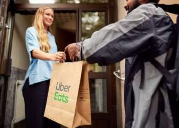 Uber Eats cria programa de doações e isenções para restaurantes parceiros