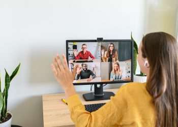 Campeão de webinars, Zoom vê lucro aumentar 326% em um ano