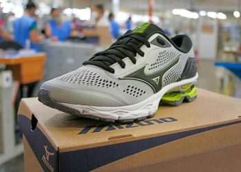 Um mês após assumir a marca, Vulcabras inicia produção da Mizuno