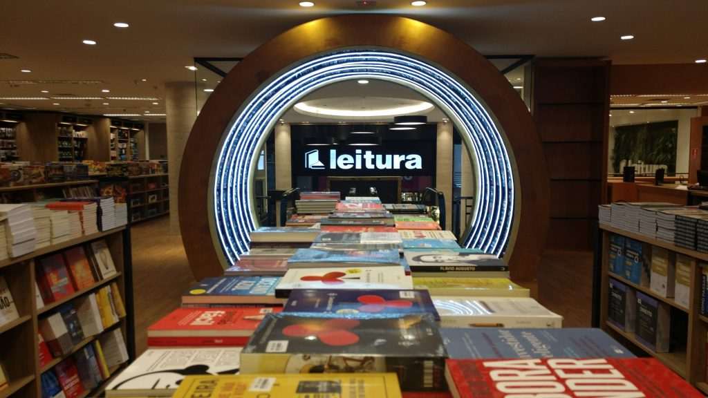 Livrarias passam por transformações para enfrentar gigantes da internet