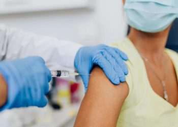 Varejistas oferecem descontos a clientes vacinados nos Estados Unidos