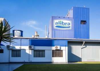 Para fortalecer a presença no foodservice, Axxon compra a fabricante de alimentos Alibra