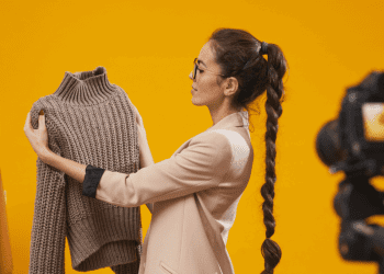 Pense nisso: o digital não concorre com os shopping centers apenas em vendas