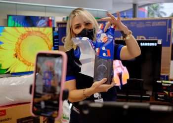 Casas Bahia faz live commerce de São João com venda pelo WhastApp