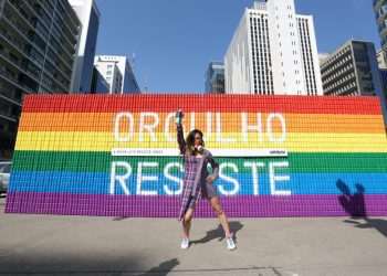 Ambev cria mural móvel LGBTQIA+ em praças emblemáticas de São Paulo
