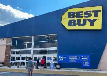 Best Buy promove sorteios para incentivar vacinação de funcionários