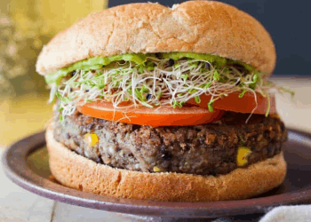 Kellogg expande parceria com Sodexo para incluir hambúrgueres à base de plantas