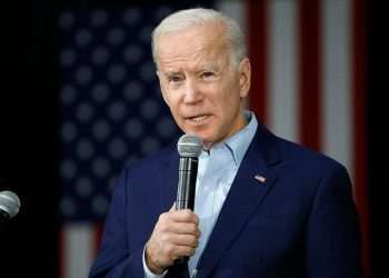 Biden assina decreto para aumentar competição entre empresas