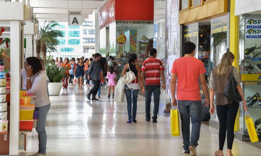 Varejo registra queda de faturamento de 0,2% no mês de agosto