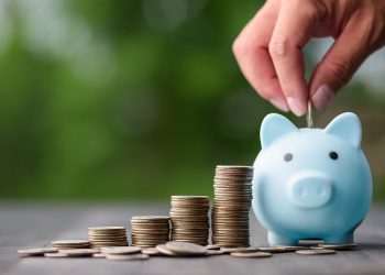 Retiradas da poupança superam aplicações em R$ 398 milhões, em agosto