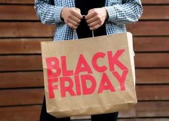 Black Friday: 9 a cada 10 pessoas consultam preços na internet antes de comprar