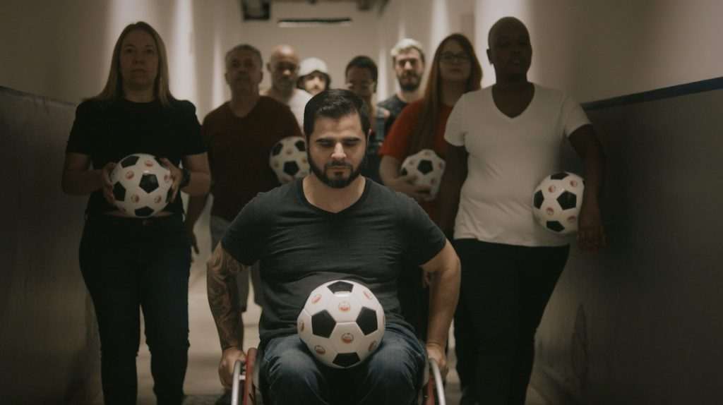 Amstel debate estereótipos do futebol e apoia inclusão no esporte