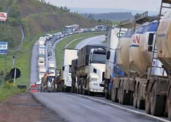 Transportadores autônomos da Baixada Santista aderem à paralisação nacional