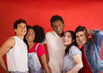 Passarela se reposiciona e passa a atuar como marketplace de moda