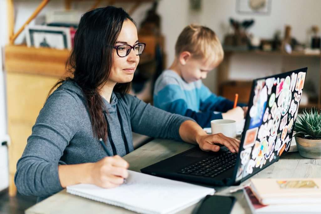 Empreendedorismo feminino: Huggies anuncia finalistas de programa de aceleração