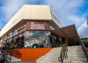 Campanha da rede Hortifruti Natural da Terra une fidelidade a propósito