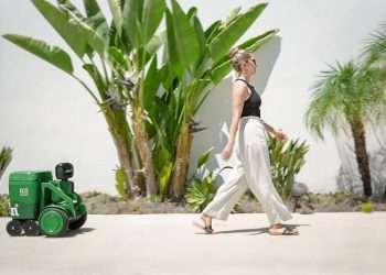 Heineken traz ao Brasil robô que segue o dono transportando cerveja