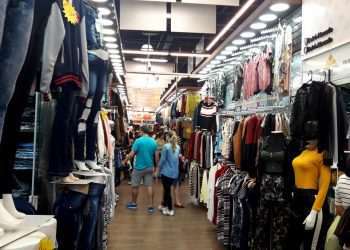 Brás prepara últimos detalhes para atender compras de Natal de última hora