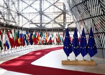 Comissão Europeia propõe diretriz para adotar imposto corporativo mínimo de 15%