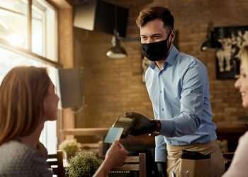 Com uso impulsionado pela pandemia, 63% usam formas de pagamento sem contato