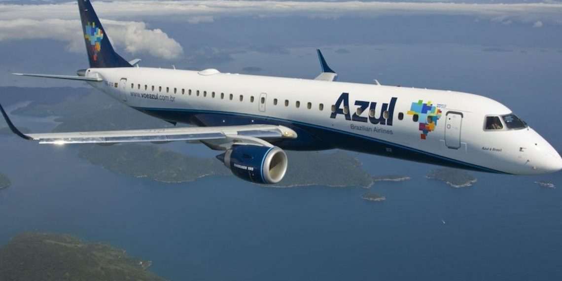 Azul anuncia suspensão de operações em 14 cidades do país; confira a lista