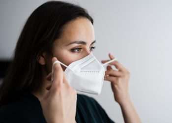 Senacon notifica rede Pague Menos sobre irregularidade na venda de máscaras