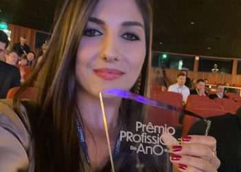Fernanda Dalben vence Prêmio Profissionais do Ano Abras na categoria Diretor de Marketing
