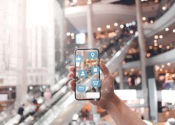 CLIENTE Nos shoppings, gestão de dados é a bola da vez