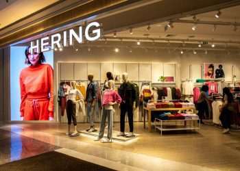 Empresa de painel de LED "pivota" na pandemia e cresce mais de 20% ao ano no varejo