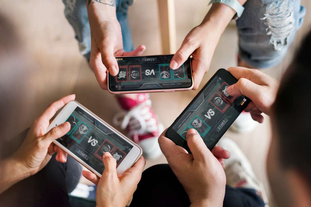 Três em cada quatro brasileiros são gamers e smartphone é a plataforma preferida para jogar