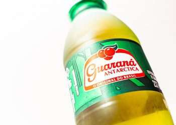 Guaraná Antarctica passa a ter toda a produção de garrafas feita com pet 100% reciclado