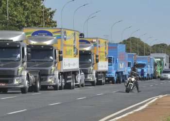 Congresso prorroga por mais 60 dias MP sobre reajuste de frete para caminhoneiros
