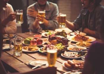 Índice de consumo em bares, restaurantes e padarias cresceu 19,1% em abril