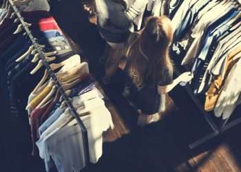 Puxado pelo setor de roupas, consumo das classes C e D cresce 2% em maio