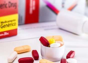 Remédios do Farmácia Popular cortados por Bolsonaro podem custar até R$ 65 a caixa