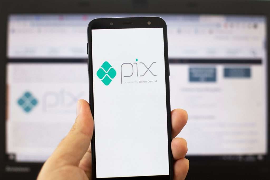 Pagamento com Pix no e-commerce leva 47% das lojas a oferecerem benefícios