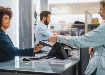 Varejistas que apostam em comércio unificado veem receita crescer seis vezes mais