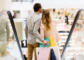 Mais da metade dos lojistas de shopping espera vender 20% mais na Black Friday