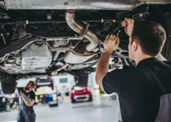 Servicos e indústria avançam e PIB fecha o terceiro trimestre com alta de 0,4%