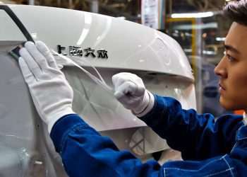 Vendas de carros de passeio na China sobem 1,9% em 2022, mas desaceleram