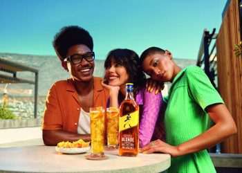 Johnnie Walker lança novo rótulo em palco do Lollapalooza Brasil