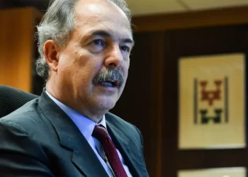 Não tem como o BNDES comprometer potência da política monetária, diz Mercadante