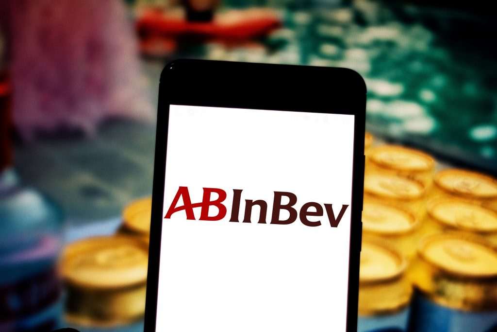 Bilionário Marcel Telles doa ao filho fatia na AB InBev, maior cervejaria do mundo