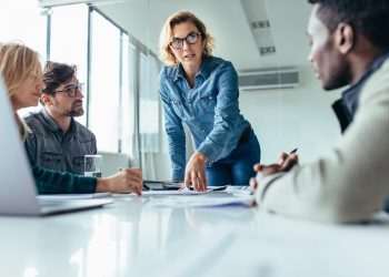 Mulheres não chegam a 40% dos cargos gerenciais, diz estudo da FGV